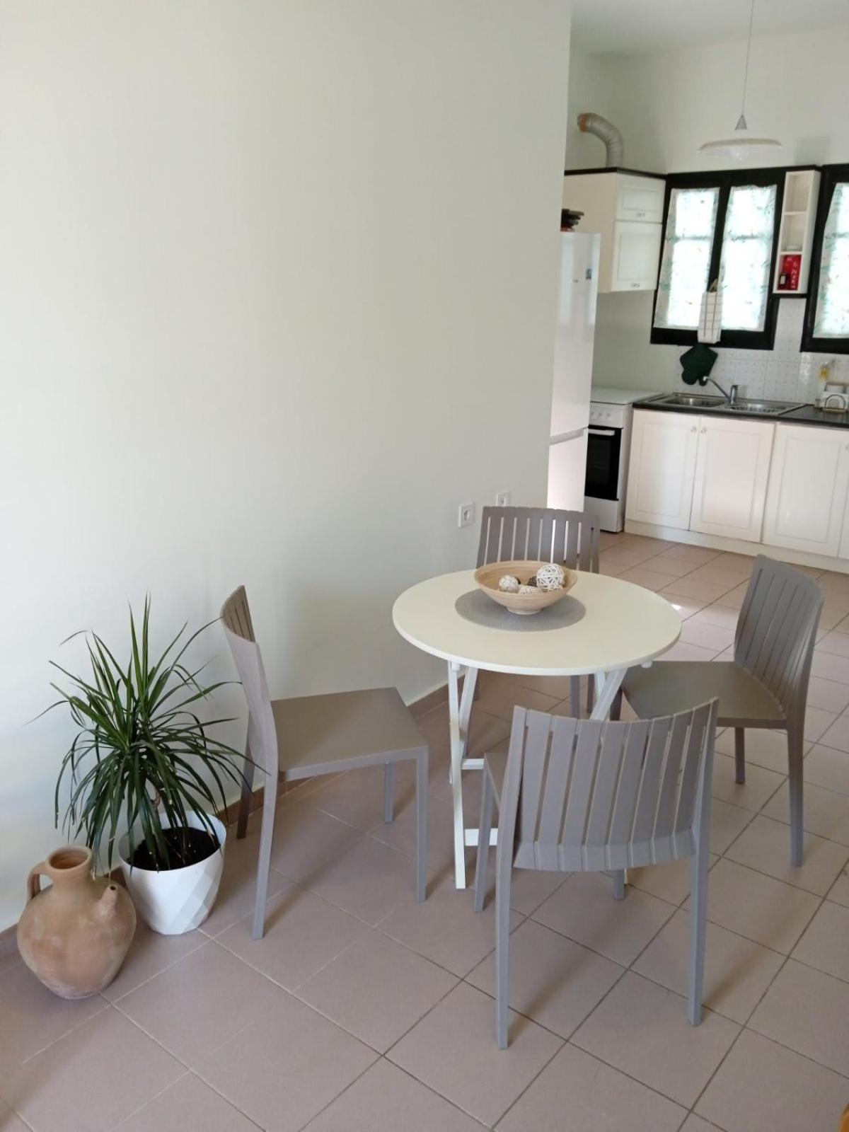 Phoeve Apt-Lovely 1-Br Rental Near The Beach Καλαθάς Εξωτερικό φωτογραφία